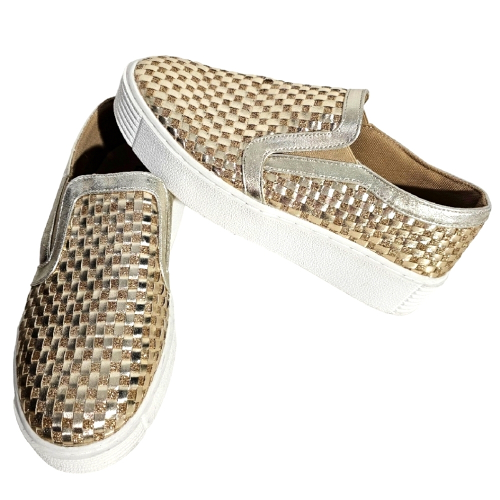 B BLASS Women Square Pattern Slip On Platform Thick Sole Shoes Gold and White